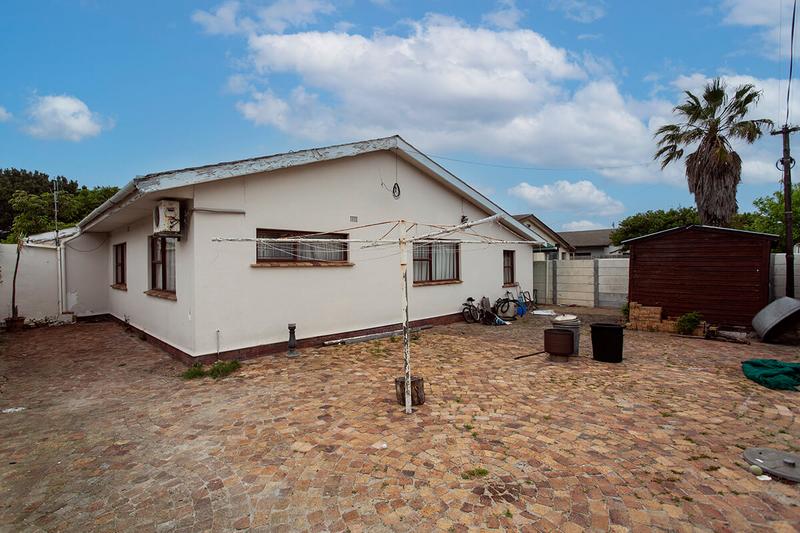 4 Bedroom Property for Sale in Townsend Estate Western Cape